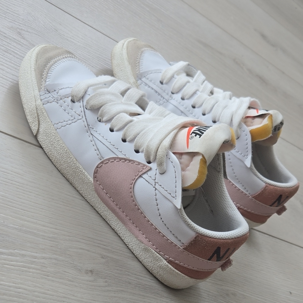 Nike Blazer Jumbo Low '77 Sneakers Pink White
